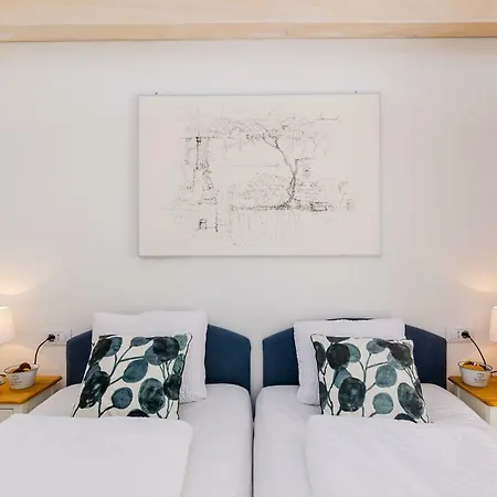 Midtown Apartment